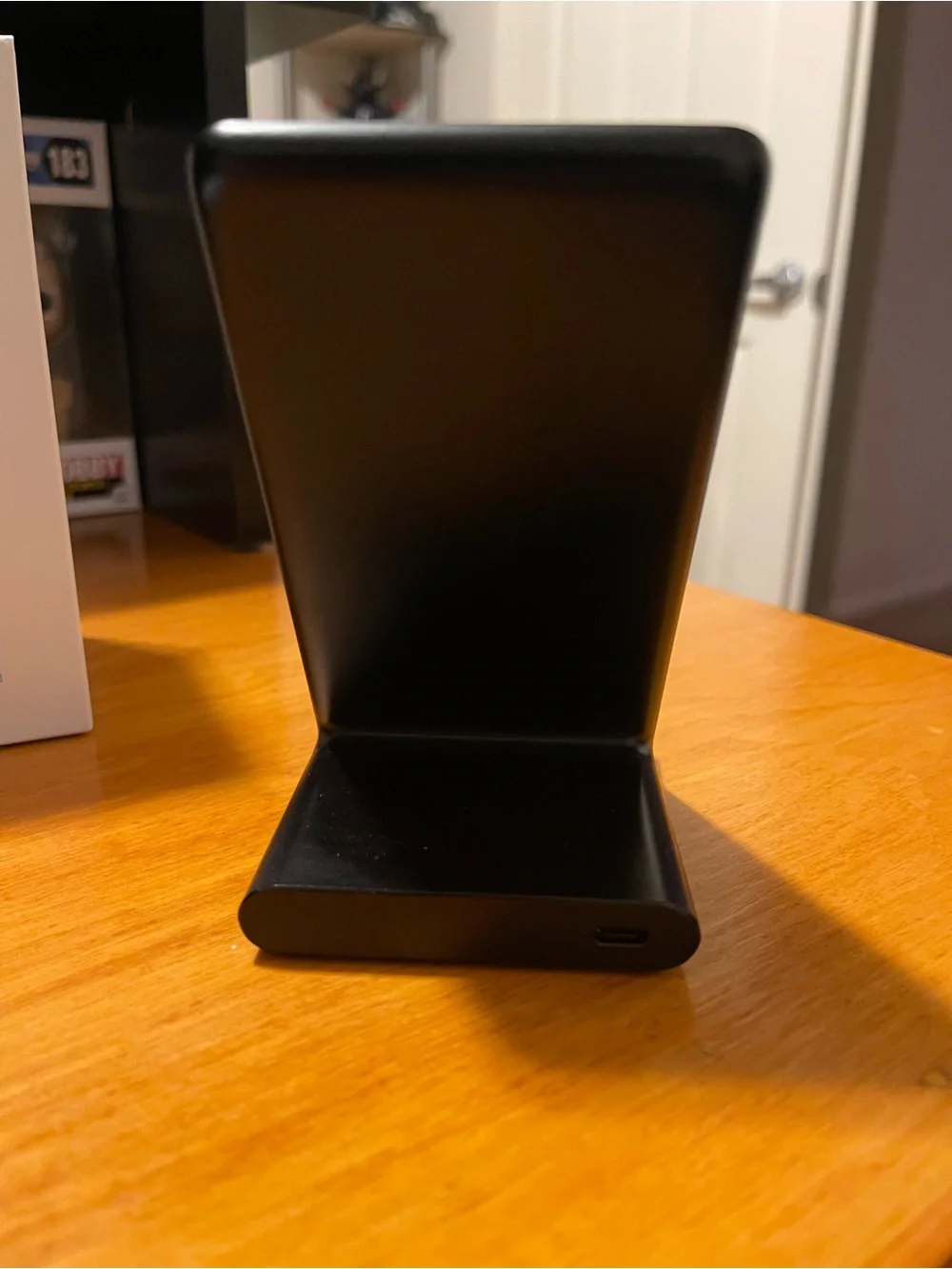 Anker Black Wireless Charging Stand with USB-C Cable